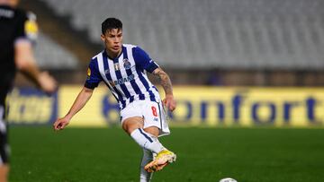 Matheus Uribe, presente en el primer partido de Porto en 2023