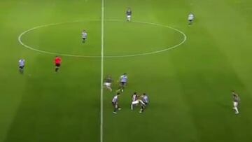 El brutal planchazo de Rodriguinho a volante de Racing