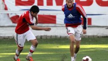 Enr&iacute;quez en entrenamiento de Chivas