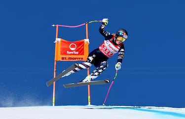 Lindsey Vonn en acción durante el descenso femenino de la Copa del Mundo de Esquí Alpino Audi FIS el 13 de diciembre de 2025 en St Moritz, Suiza.