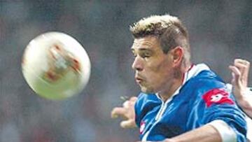 <b>LEYENDA PLAVI</b>. Milosevic, 85 veces internacional y gran goleador.