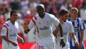 M'bia celebra uno de sus goles al Depor.