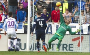 Parada de Keylor Navas al lanzamiento de Cop.