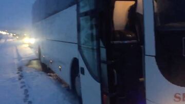 El Cerceda lleva 12 horas atrapado en la carretera por la nieve