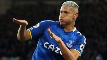 Richarlison habla de James y su salida de Everton