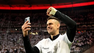 FRANKFURT AM MAIN, GERMANY - MAY 05: Rafael Santos Borre of Eintracht Frankfurt celebrates their sides victory in the UEFA Europa League Semi Final Leg Two match between Eintracht Frankfurt and West Ham United at Deutsche Bank Park on May 05, 2022 in Frankfurt am Main, Germany. (Photo by Alex Grimm/Getty Images)