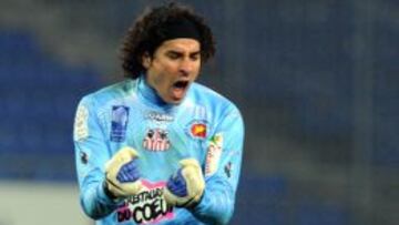 Memo Ochoa en su paso por el Ajaccio.