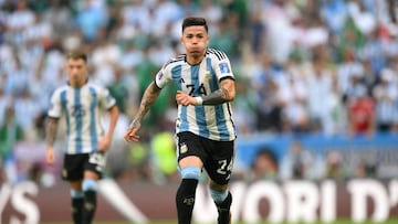 LUSAIL CITY, QATAR - NOVEMBER 22:  Enzo Fernandez of Argentina runs with the ball during the FIFA World Cup Qatar 2022 Group C match between Argentina and Saudi Arabia at Lusail Stadium on November 22, 2022 in Lusail City, Qatar. (Photo by Shaun Botterill - FIFA/FIFA via Getty Images)