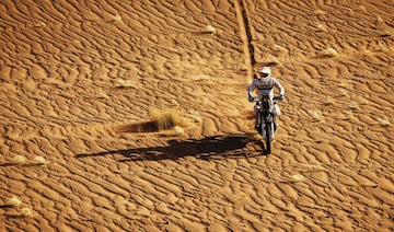El Rally de Marruecos ha cumplido el papel de preparación para el Dakar. Audi y BRX no han acudido por lo que hay grandes ausencias como las de Sainz, Peterhansel, Roma y Loeb. Hay 2.656 kilómetros de recorrido (1.633 cronometrados) alrededor de Zagora repartidos en cinco etapas.
