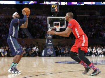 LeBron lanza ante Durant.