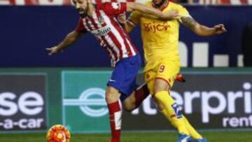 Juanfran, en una acción de la primera parte.