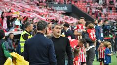 19/05/24 PARTIDO PRIMERA DIVISION
ATHLETIC DE BILBAO SEVILLA
SALUDO ENTRENADORES
ERNESTO VALVERDE
QUIQUE SANCHEZ FLORES