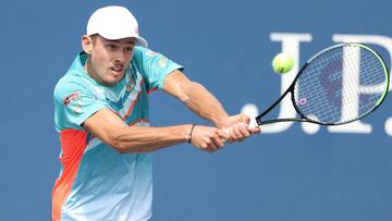 El tenista australiano Alex de Minaur, durante su partido ante Richard Gasquet en el US Open 2020.