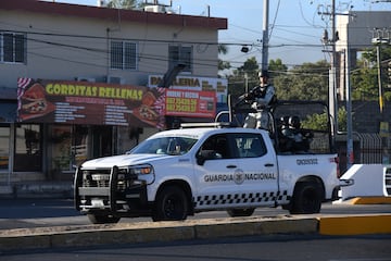 Members of Mexico's National Guard patrol after drug lord Ovidio Guzman's capture, in Culiacan, Sinaloa, Mexico January 5, 2023. Revista Espejo/Leo Espinoza/Handout via REUTERS    THIS IMAGE HAS BEEN SUPPLIED BY A THIRD PARTY.  NO RESALES. NO ARCHIVES