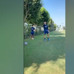 Zlatan Ibrahimovic scores behind-the-byline trickshot in training