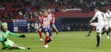 ¡¡EMPATA GAMEIRO!! ¡Recibió Santi Mina el balón dentro del área, hizo un sombrero precioso para superar a Godín y le dio el pase de la muerte para que el francés solo tuviera que empujarla ante Oblak!