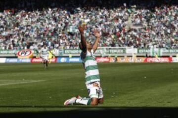 Futbol, Temuco v Copiapo.
Campeonato Loto 2015 - 2016 primera B.
El jugador de Temuco, Francisco Piña,  derecha celebra su gol contra Copiapo durante el partido de primera B en el estadio Bicentenario Germán Becker.
Temuco, Chile.
16/04/2016
Ramon Monroy/Photosport*******

Football, Temuco v Copiapo.
Loto Championship 2015 - 2016 first B.
Temuco's player Francisco Piña left celebrates his goal against Copiapo during the Copa Loto Championship first B football match at  Bicentenario Germán Becker stadium in Temuco, Chile.
16/04/2016
Ramon Monroy/Photosport