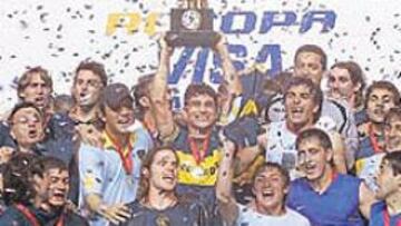 <b>CAMPEONES. </b>Boca se hizo con su tercera Recopa Sudamericana tras empatar ante el Sao Paulo.