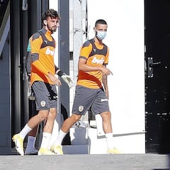 Centelles, pendiente de rescindir con el Valencia para ir al Almería