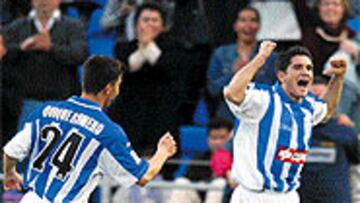 <B>toreros</B>. Tanto Quique Romero como Xisco, feliz con su segundo golazo, fueron los artistas decisivos para la victoria del Recreativo.