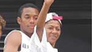 Robinho, con su madre.