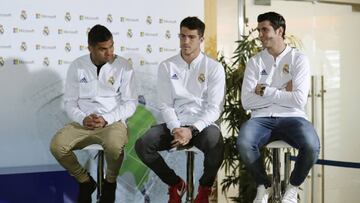 Casemiro, Y&aacute;&ntilde;ez y Morata, durante el acto del Bernab&eacute;u.