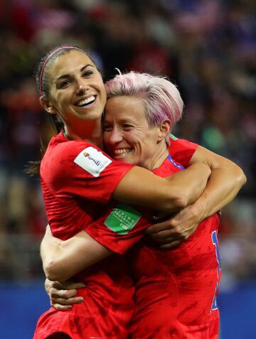 Estados Unidos demostró porque es el campeón del mundo y máximo favorito a llevarse el título en Francia. Alex Morgan fue la gran figura con cinco anotaciones. 