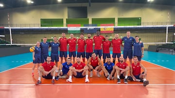 La Selecci¨®n espa?ola masculina de voleibol antes de su debut en el preeuropeo.
