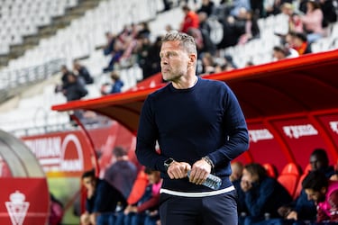 El Real Murcia sufre, pero vuelve a ganar