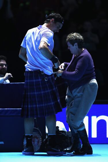 Andy Murray y Roger Federer participaron en una exhibición benéfica en Glasgow.