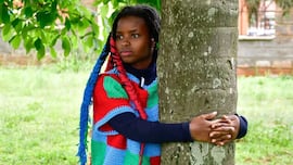 Abraza un árbol durante 72 horas seguidas y consigue un récord Guinness: “No me cansé en absoluto”