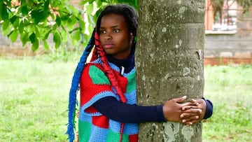 Abraza un árbol durante 72 horas seguidas y consigue un récord Guinness: “No me cansé en absoluto”