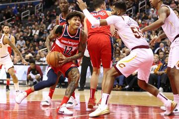 El jugador de de los Wizards ha reconocido abiertamente que es su nfancia pasó numerosas dificultades económicas, incluso llegando a reconocer que ha tenido que dormir en el coche familiar durante algún tiempo. Tras su primer gran sueldo en la NBA se comp