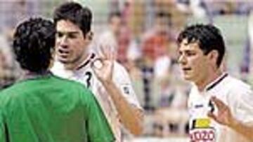 <b>1-0.</B> Kike jugó tocado y fue descalifi cado, aunque ElPozo ganó.