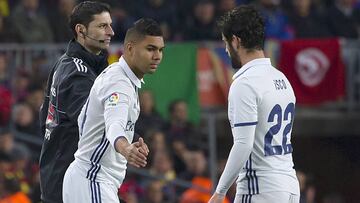 Isco sale por Casemiro.