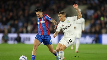 LONDON, ENGLAND - FEBRUARY 25: Daniel Munoz of Crystal Palace is challenged by Lucas Digne of Aston Villa during the Premier League match between Crystal Palace FC and Aston Villa FC at Selhurst Park on February 25, 2025 in London, England. (Photo by Richard Pelham/Getty Images)