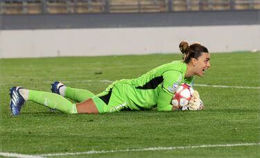 La que actualmente es uno de los grandes emblemas del Real Madrid tiene pasado rojiblanco. De hecho, exceptuando los de la Selección (Europeo Sub-19 y Mundial), los únicos títulos que aparecen en el palmarés de Misa Rodríguez (Las Palmas, 1999) fueron logrados durante su etapa en el Atlético. La portera canaria formó parte del equipo vecino unas tres temporadas y media. Al equipo blanco, con el que tiene contrato hasta el próximo 30 de junio, llegó desde el Deportivo.