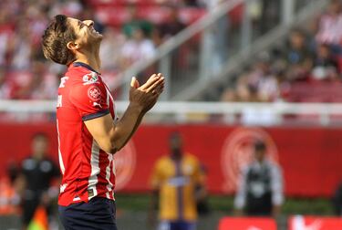 ¿Cuántas veces en torneos cortos Chivas ha iniciado con tres victorias seguidas?