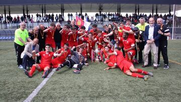 La selecci&oacute;n de Madrid celebra el campeonato de Espa&ntilde;a Sub-18