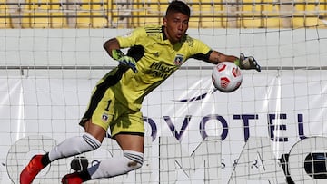 Futbol, Everton vs Colo Colo.
Fecha 4, campeonato Nacional 2021.
El arquero de Colo Colo Brayan Cortes es fotografiado durante el partido de primera division contra Everton disputado en el estadio Sausalito de Vina del Mar, Chile.
18/04/2021
Andres Pina/Photosport
Football, Everton vs Colo Colo.
4th date, 2021 National Championship.
Colo Colo's goalkeeper Brayan Cortes is pictured during the first division match against Everton held at the Sausalito stadium in Vina del Mar, Chile.
18/04/2021
Andres Pina/Photosport
