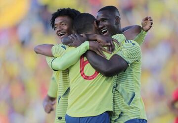 Colombia vence a Panamá en el estadio El Campín en amistoso de preparación para la Copa América de Brasil.