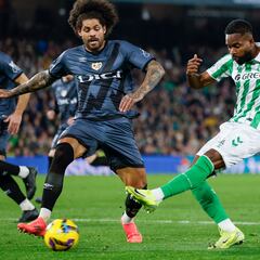 La Segunda demanda centrales en el mercado