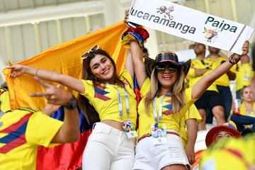 Seguidoras colombianas animan a su equipo.