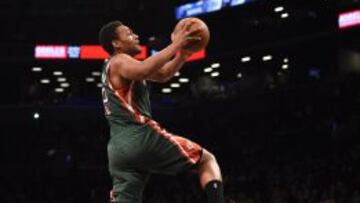 Parker se impone a Wiggins en su primer duelo en la NBA