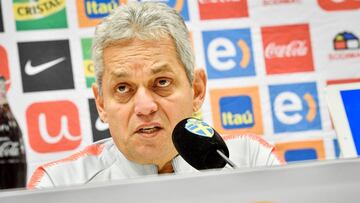 Reinaldo Rueda durante la ruda de prensa luego del partido amistoso entre Chile y Suecia.