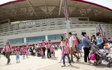 El Atleti celebra el Día del Niño en el Metropolitano