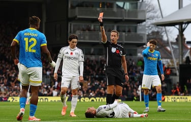 Raúl Jiménez hunde en el descenso a su ex equipo