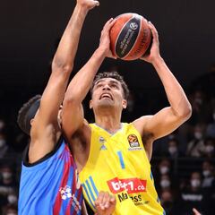 El Barça también trata de cerrar el fichaje de Oscar da Silva