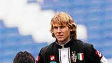 <B>NEDVED, LA AMENAZA</B>. El hombre más en forma de la Juventus es el checo Nedved, futbolista decisivo en el partido ante el Barcelona. Si ve una amarilla se perderá el choque de vuelta.