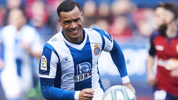 PAMPLONA, SPAIN - MARCH 08: Raul de Tomas Gomez of RCD Espanyol in action during the Liga match between CA Osasuna and RCD Espanyol at El Sadar Stadium on March 08, 2020 in Pamplona, Spain. (Photo by Juan Manuel Serrano Arce/Getty Images)